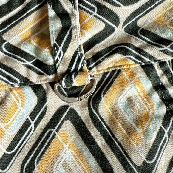 Lija Women’s Geometric Yellow Golf Bermuda Shorts - Picture 4 of 11